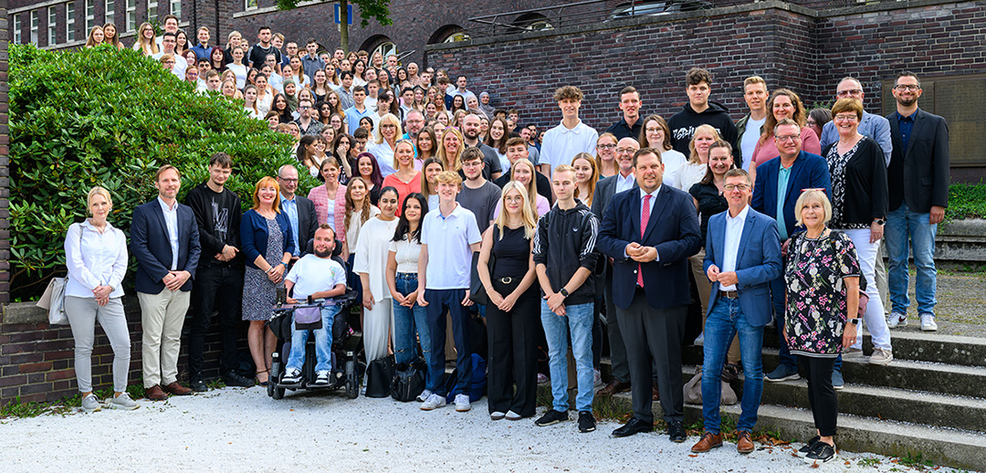 Alle neuen Nachwuchskräfte der Stadtverwaltung