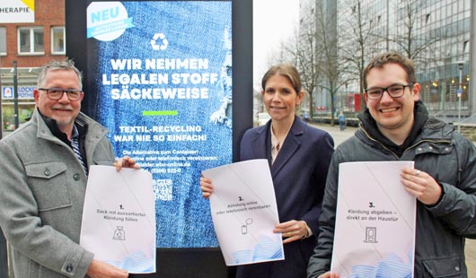 Markus Werntgen-Orman (Leitung städtischer Bereich Umwelt), Julia Hadrossek (Geschäftsführerin Wirtschaftsbetriebe Oberhausen GmbH) und Florian Friedewald (Abfallberatung Stadt Oberhausen) (Foto: Stadt Oberhausen)